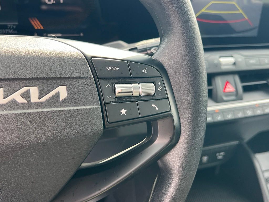 Used 2025 Kia K4 FWD image 22
