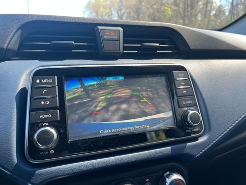 Used 2025 Nissan Versa SV image 22