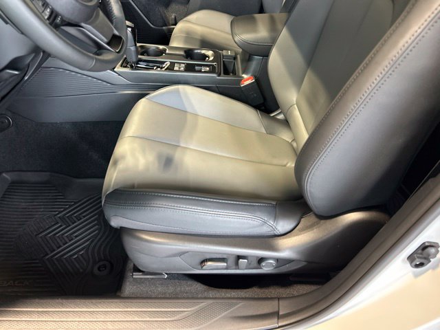 Used 2026 Subaru Outback Premium AWD/4WD image 40