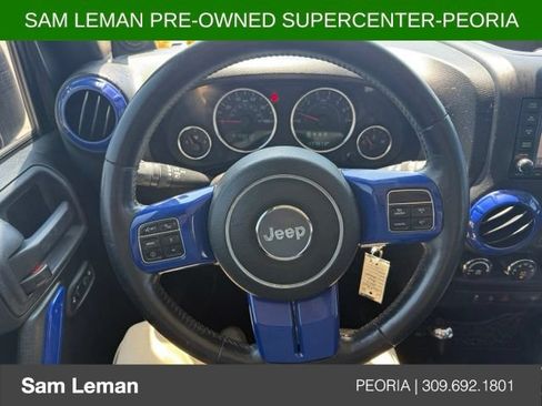 Used 2014 Jeep Wrangler Unlimited Sahara w/ Connectivity Group AWD/4WD image 8