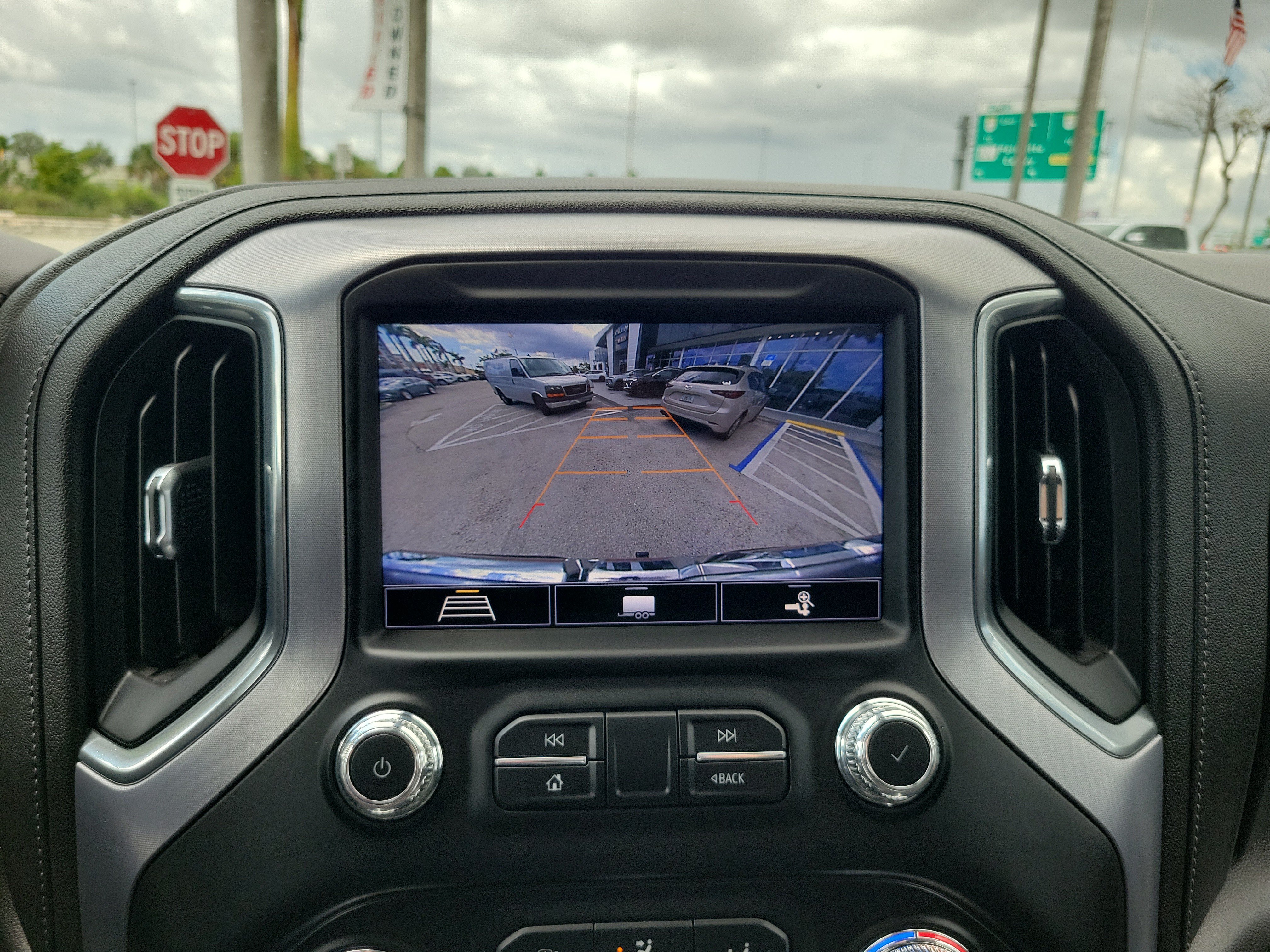 Used 2020 GMC Sierra 1500 SLT w/ SLT Premium Plus Package RWD image 11