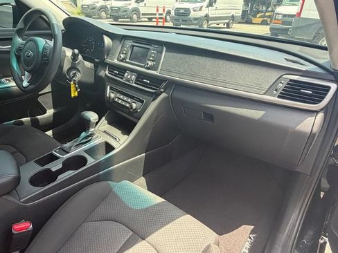 Used 2017 Kia Optima LX FWD image 15