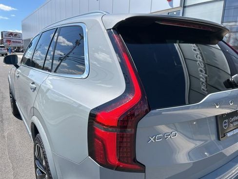 Used 2025 Volvo XC90 B5 Plus image 10