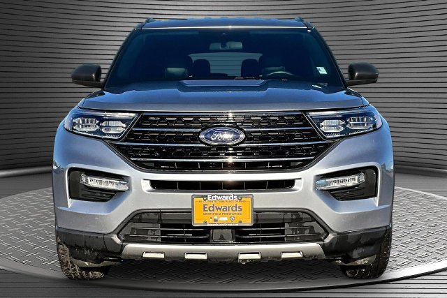 Used 2020 Ford Explorer XLT w/ Equipment Group 202A AWD/4WD image 2