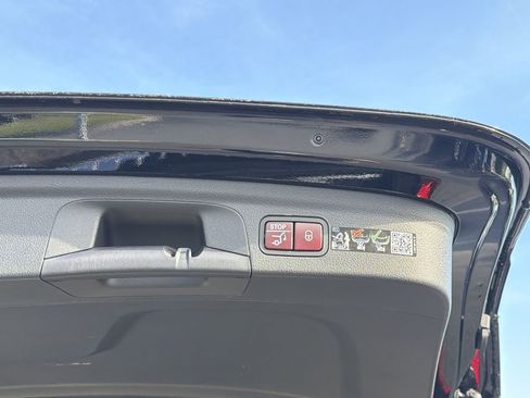 Certified 2025 Mercedes-Benz GLE 350 4MATIC image 16