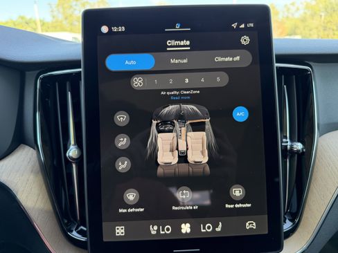 New 2026 Volvo XC60 B5 Core image 23