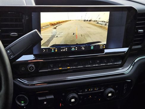 Certified 2025 Chevrolet Silverado 2500 ZR2 w/ Technology Package image 23