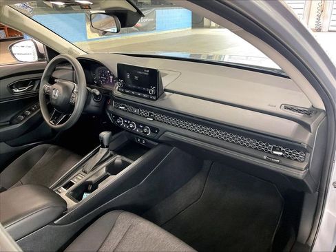 Used 2023 Honda Accord EX image 14