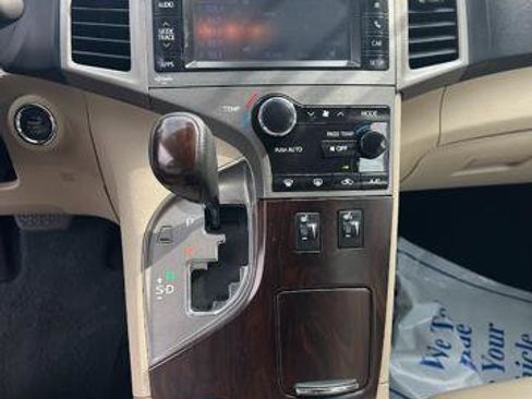 Used 2014 Toyota Venza XLE image 9