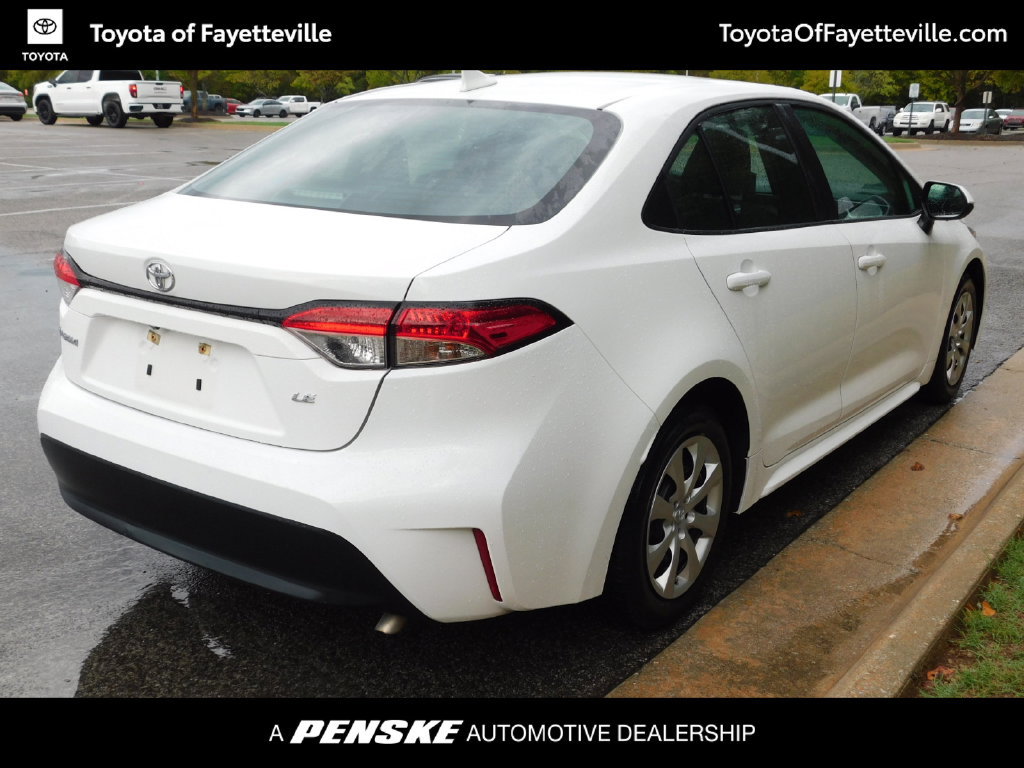 Used 2025 Toyota Corolla LE FWD image 4