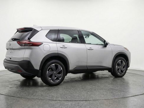 Used 2025 Nissan Rogue SV FWD image 9