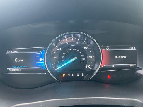 Used 2018 Ford Explorer XLT w/ Equipment Group 202A AWD/4WD image 24