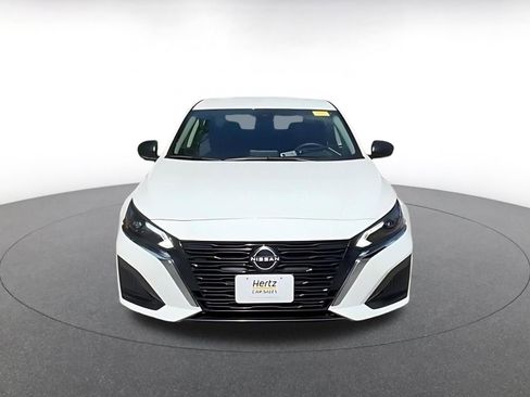 Used 2025 Nissan Altima 2.5 SV FWD image 4