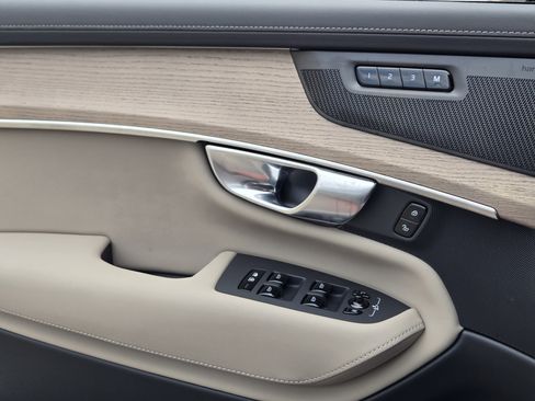 New 2026 Volvo XC90 B6 Plus w/ Protection Package Premier image 26