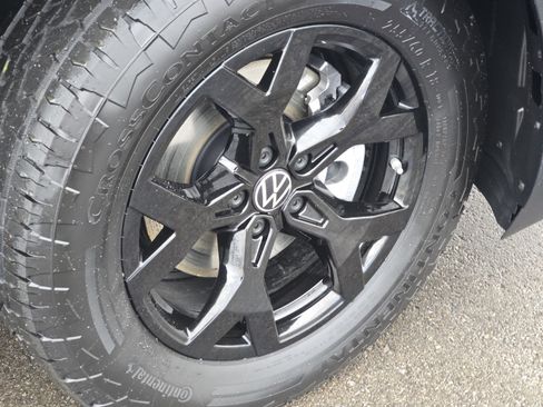 New 2026 Volkswagen Atlas Peak Edition image 15