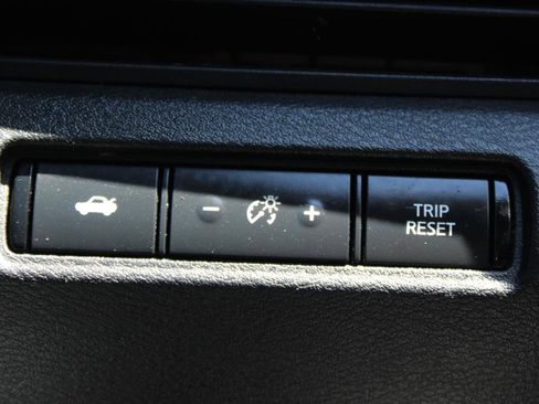 Used 2020 Nissan Altima 2.5 SR FWD image 25
