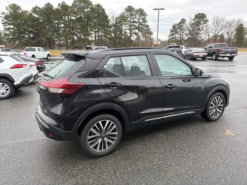 Used 2022 Nissan Kicks SR image 8