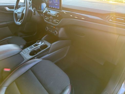 Used 2024 Ford Escape ST-Line w/ Cold Weather Package image 9