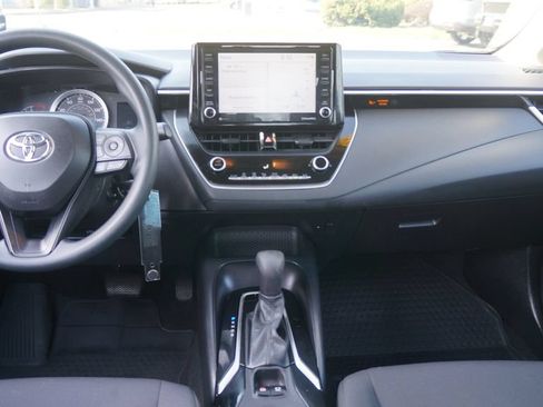 Used 2022 Toyota Corolla LE FWD image 11
