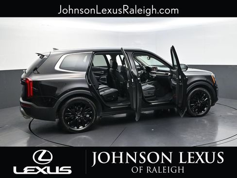 Used 2022 Kia Telluride SX w/ Towing Package FWD image 25
