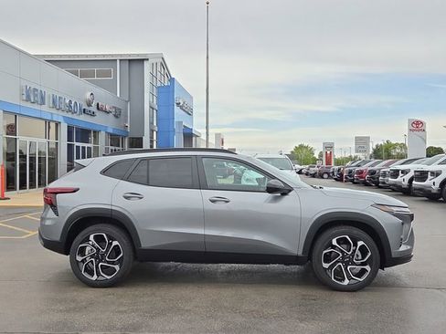 New 2026 Chevrolet Trax RS w/ Driver Confidence Package FWD image 13