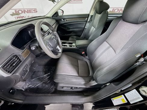 Used 2018 Honda Accord EX image 24