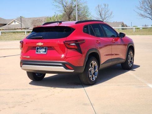 New 2026 Chevrolet Trax LT w/ Driver Confidence Package FWD image 7