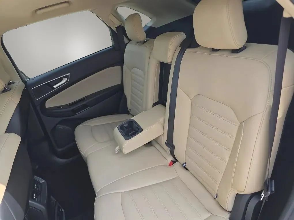 Used 2019 Ford Edge SEL w/ Equipment Group 201A FWD image 43