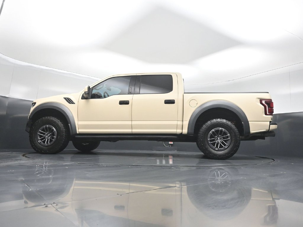 Used 2019 Ford F150 Raptor w/ Equipment Group 802A Luxury AWD/4WD image 7