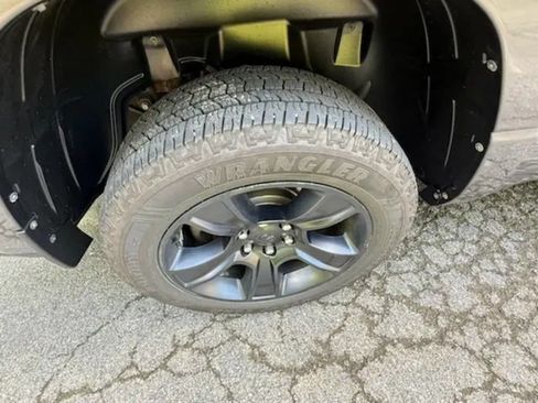 Used 2021 RAM 1500 Big Horn AWD/4WD image 5