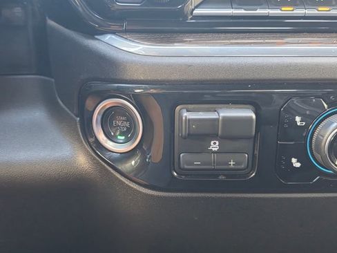 Used 2025 Chevrolet Silverado 1500 LT RWD image 29