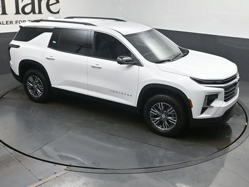 New 2026 Chevrolet Traverse LT w/ Driver Confidence Package FWD image 17