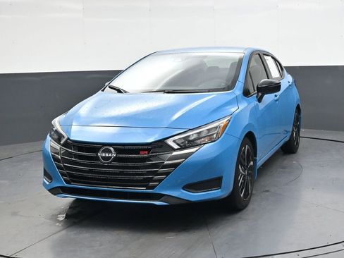 Certified 2025 Nissan Versa SR w/ Electronics Package image 9