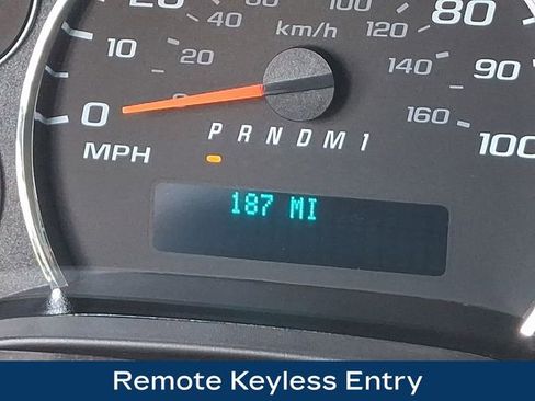 Used 2025 Chevrolet Express 2500 w/ Driver Convenience Package image 6