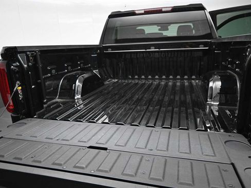 Used 2025 GMC Sierra 1500 SLT AWD/4WD image 15