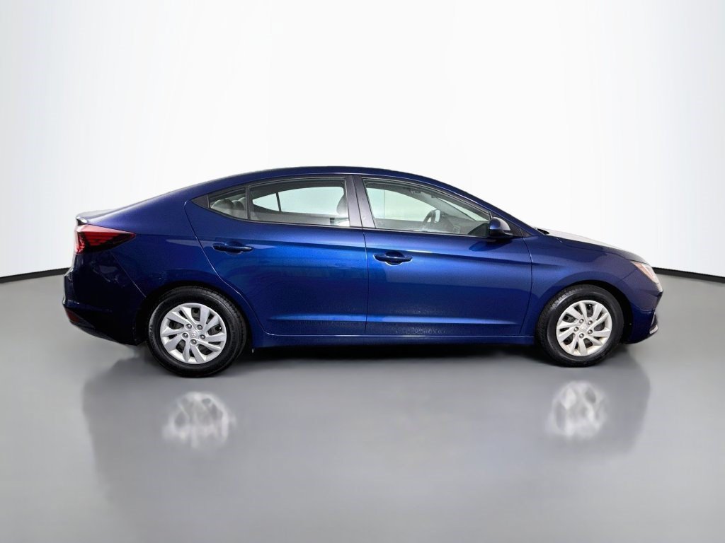 Used 2020 Hyundai Elantra SE FWD image 11