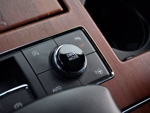 Used 2020 Lincoln Navigator Reserve RWD image 13