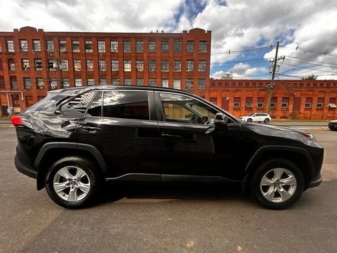Used 2020 Toyota RAV4 XLE w/ All Weather Liner Package AWD/4WD image 8