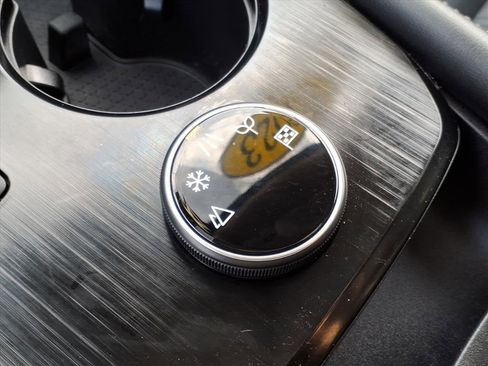 Used 2023 Nissan Rogue Platinum w/ Platinum Premium Package image 18