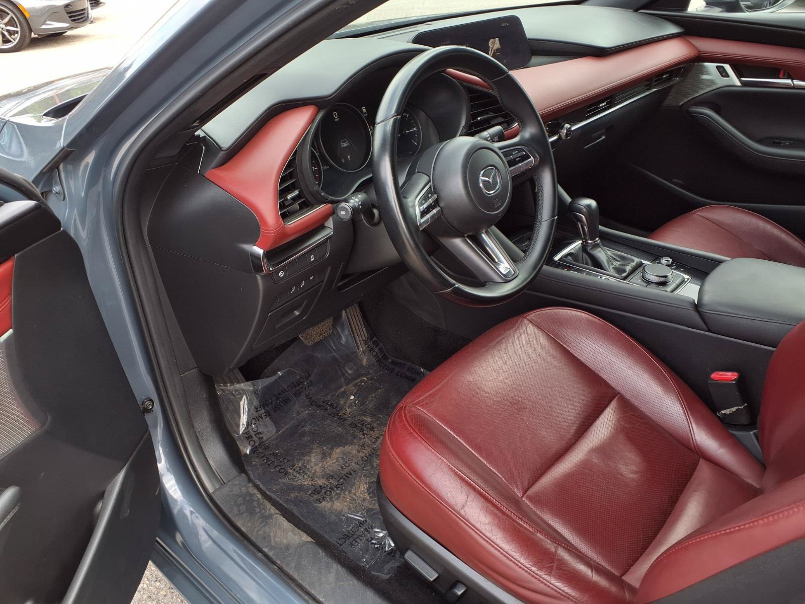 Used 2020 MAZDA MAZDA3 Hatchback w/ Premium Package FWD image 15
