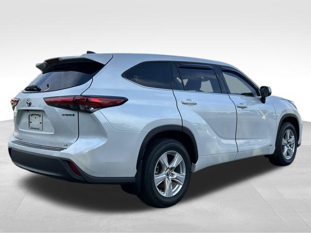 Used 2022 Toyota Highlander LE AWD/4WD image 13