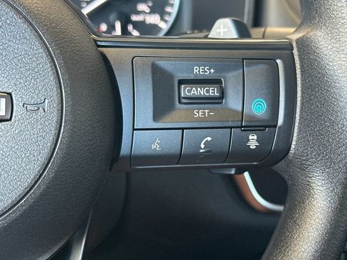 Used 2024 Nissan Rogue SV FWD image 32