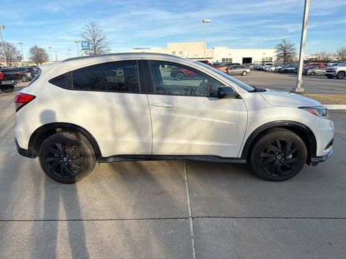 Used 2022 Honda HR-V Sport image 6