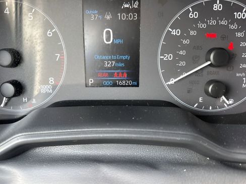 Used 2025 Toyota Corolla LE image 20