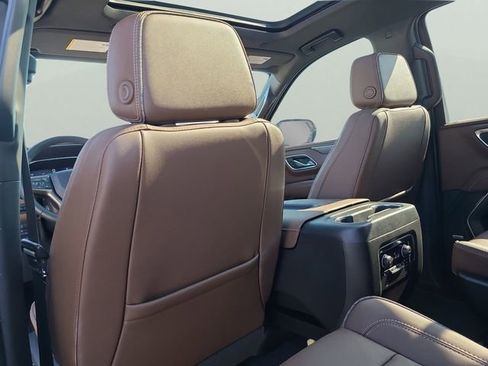 Used 2023 Chevrolet Tahoe High Country w/ Premium Package image 13