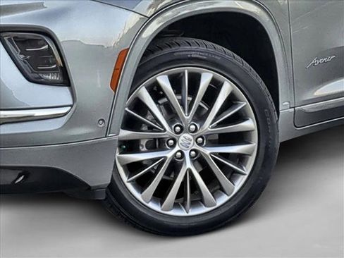 Used 2025 Buick Enclave Avenir w/ Super Cruise Package image 28
