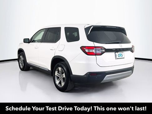 Used 2025 Honda Pilot EX-L image 6