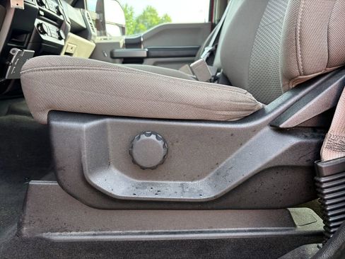 Used 2018 Ford F150 XLT image 13