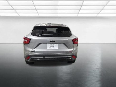 Used 2024 Chevrolet Trax RS w/ Driver Confidence Package FWD image 5