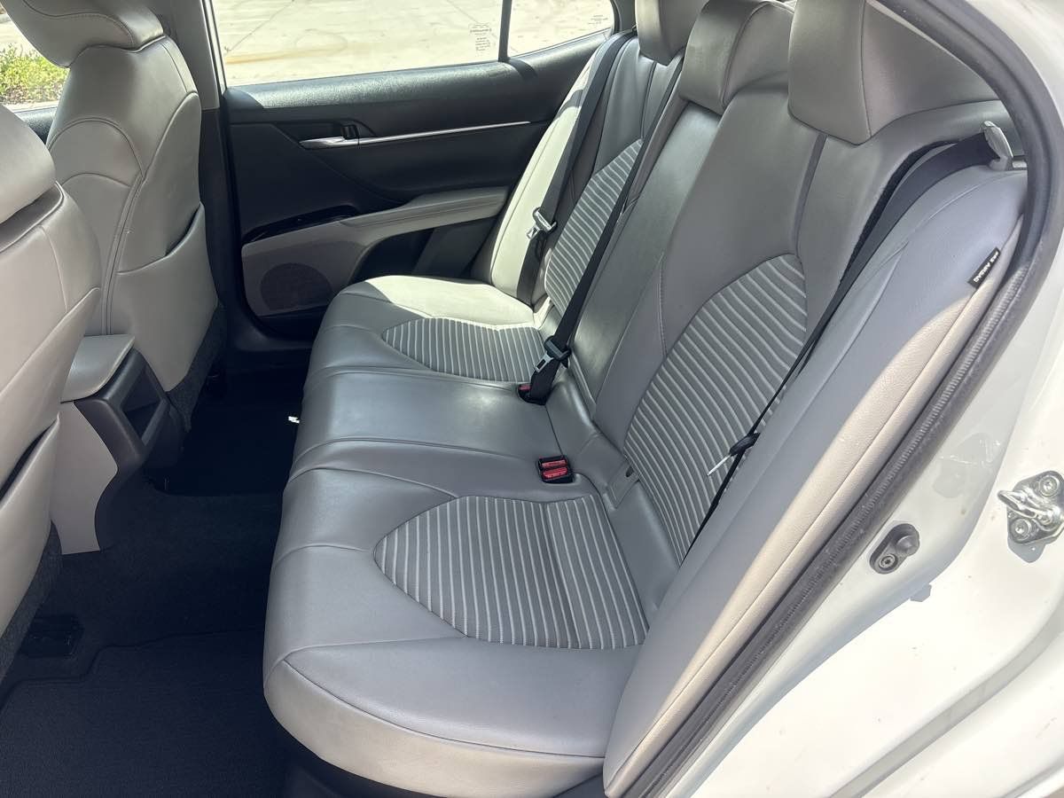 Used 2020 Toyota Camry SE w/ Carpet Mat Package FWD image 13